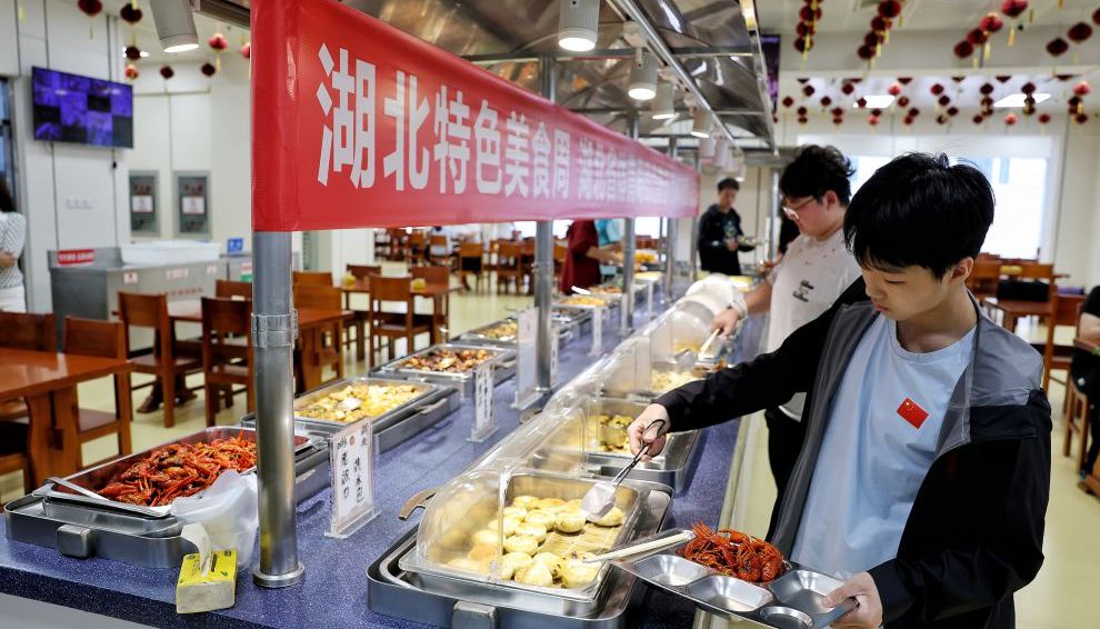 湖北特色美食周在国家体育总局训练局运动员餐厅举办