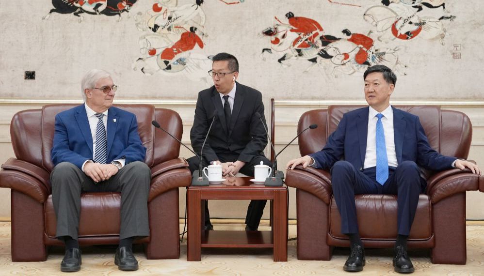 高志丹在京会见阿根廷奥委会主席莫洽一行