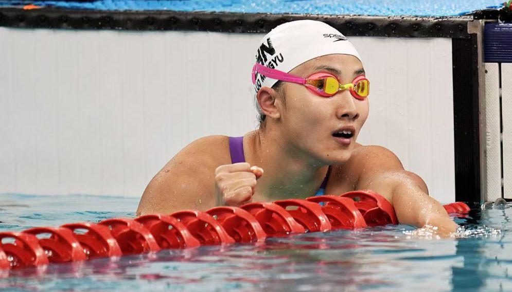 全国游泳锦标赛女子100米自由泳决赛 罗名钰获得冠军