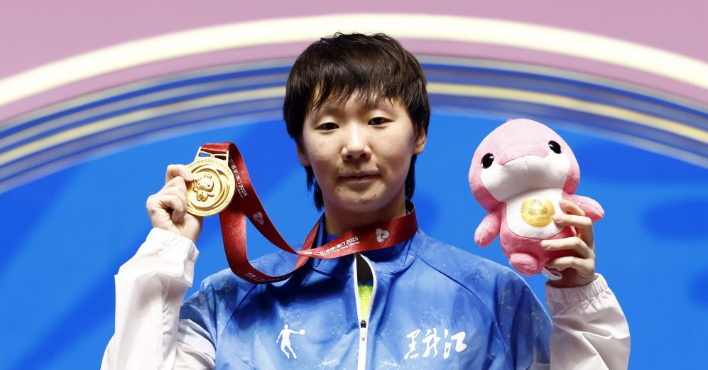 图为王曼昱在颁奖仪式上。（中国体育图片 王宪民 摄）